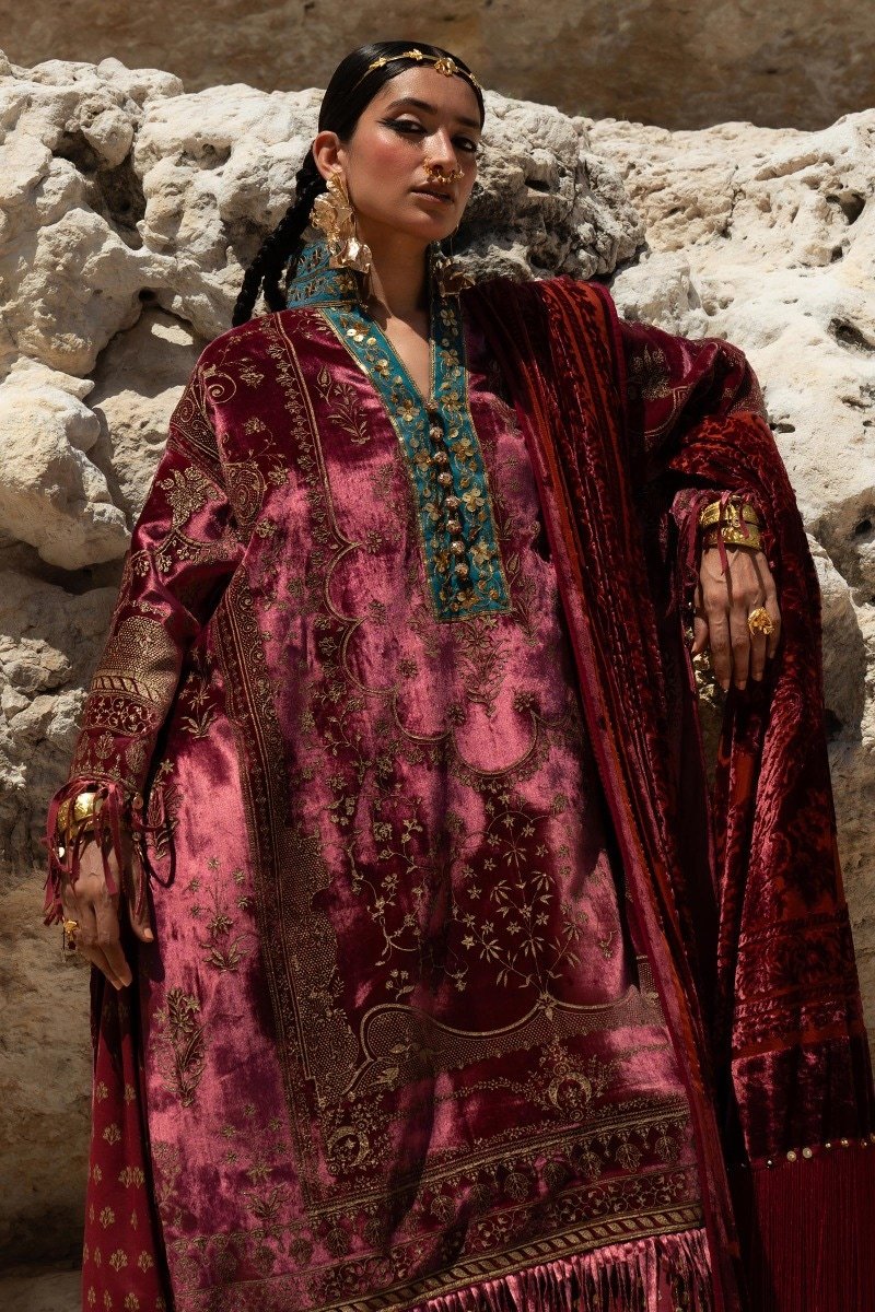 v231-006-co_10_Sana Safinaz